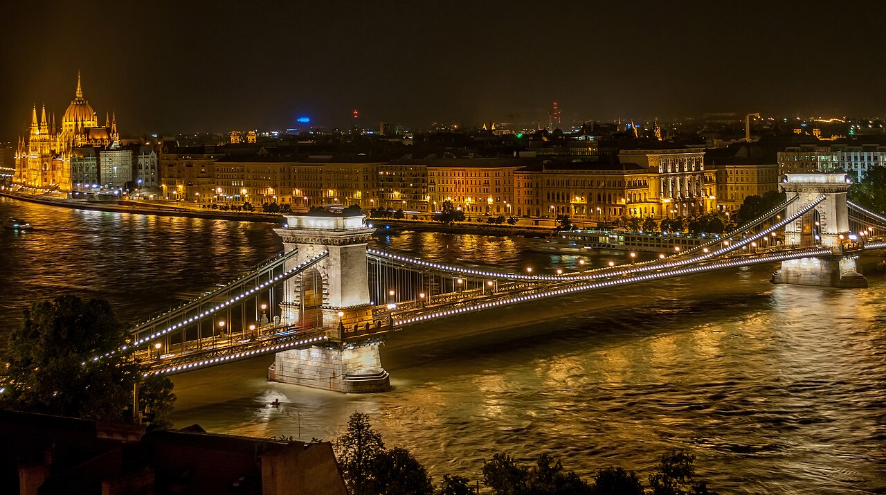 Budapest apaga las luces: la sequía del Danubio lleva a medidas de ahorro energético